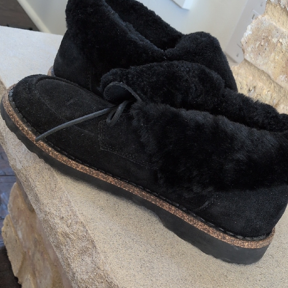 BIRKENSTOCK I Bakki Black Suede Genuine Shearling Ankle Chukka Boots, 40 - Picture 15 of 16